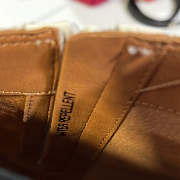 Zodiac - beige/off-white ankle boots, lug soles, 7.5, SHILOH - Picture 5 of 10